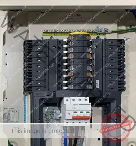 6 Way Three Phase Distribution Board - Schneider (Easy9) | Kenya