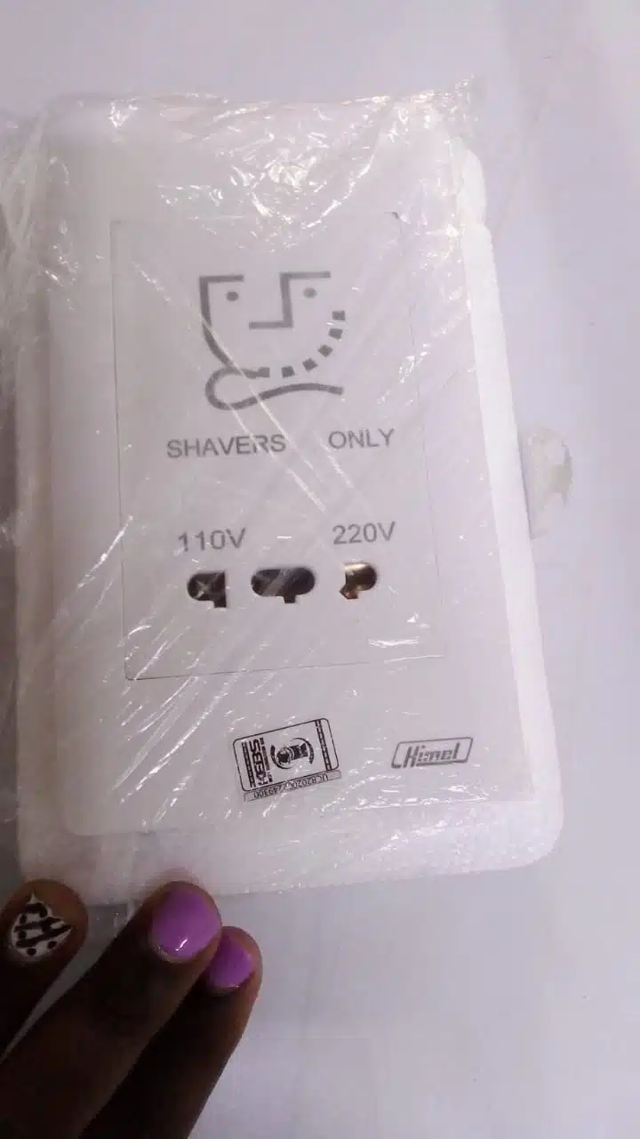 240V Shaver Socket