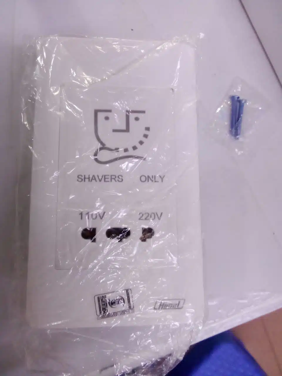 Himel Shaver Socket